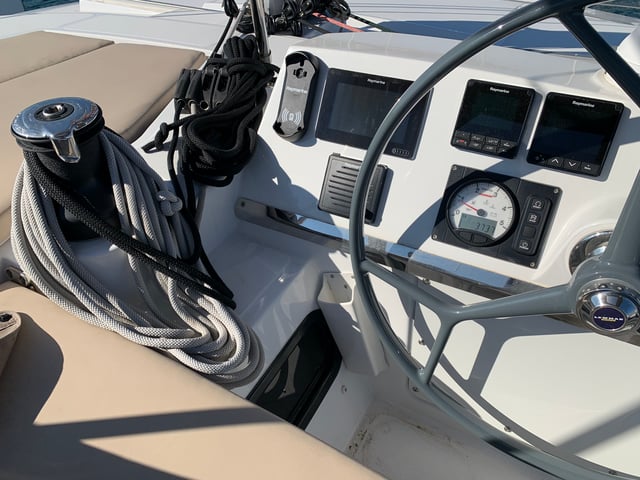 Iroula - Catamaran in Alimos