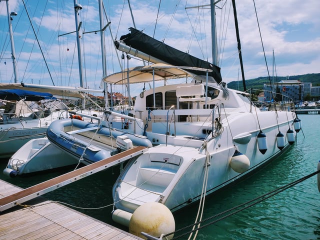 Sampei - Katamaran içinde Izola