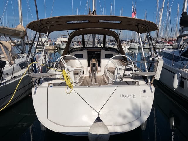 Hope E. - Yelkenli içinde Izola