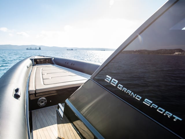 Thyella - Motor Yat içinde Anatoliki Attiki