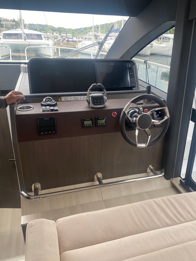 CATTALEA - Motor Yat içinde Biograd na Moru