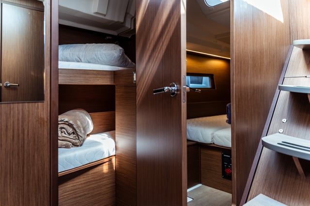 Sarina - Yelkenli içinde Portisco