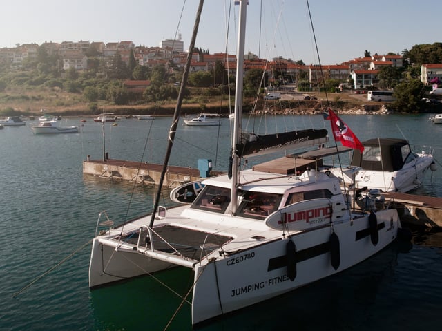 Jumping Fitness - Catamaran in Šibenik