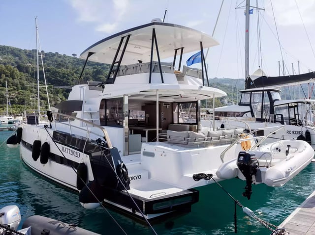 Tokyo - Catamaran in Libero consorzio comunale di Trapani