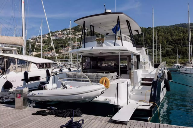 Tokyo - Catamaran in Libero consorzio comunale di Trapani