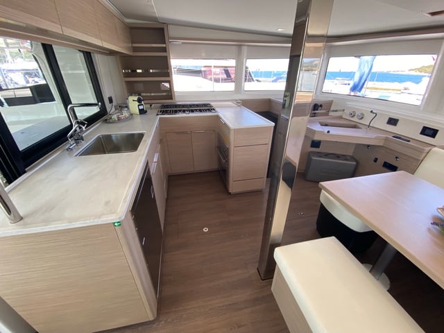 Penelope - Katamaran içinde Olbia