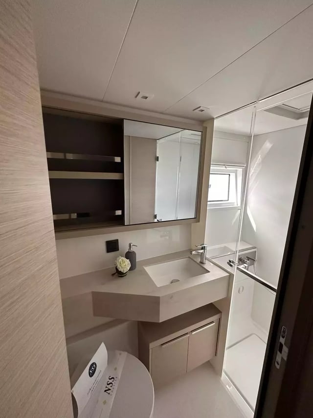 Westerlund II - Katamaran içinde Salerno