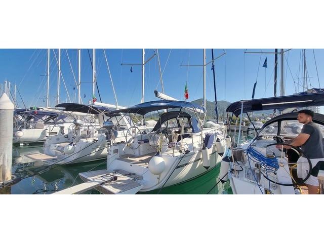 Menkar - Sailboat in Olbia
