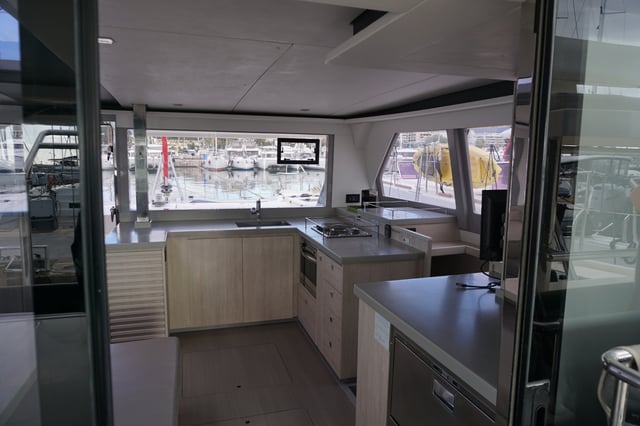 Marina - Katamaran içinde Alimos