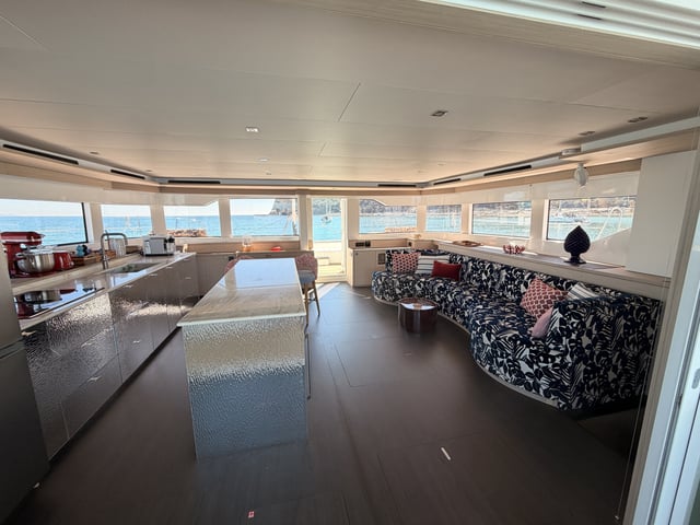 NAMA - Katamaran içinde Olbia