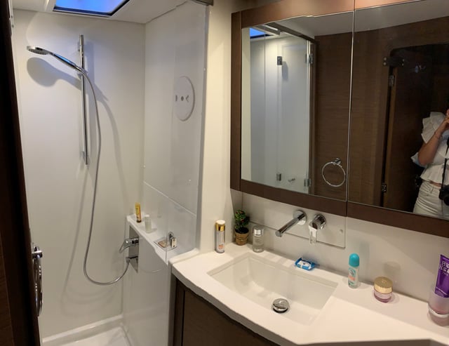 Aelia - Katamaran içinde Alimos