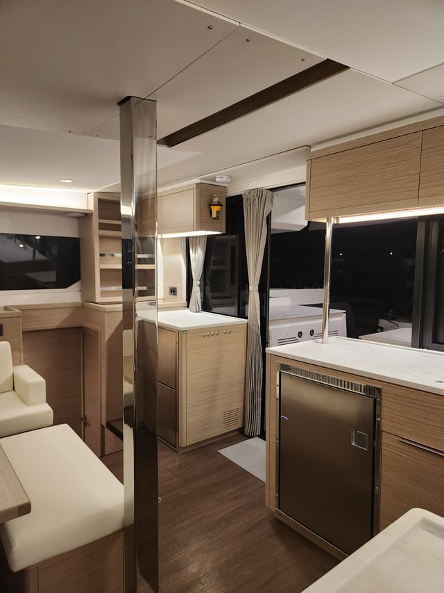 Perla - Catamaran in Alimos