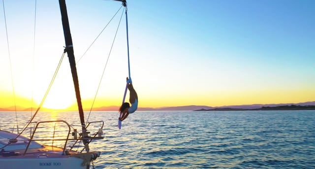 Bookie Too - Yelkenli içinde Nisi