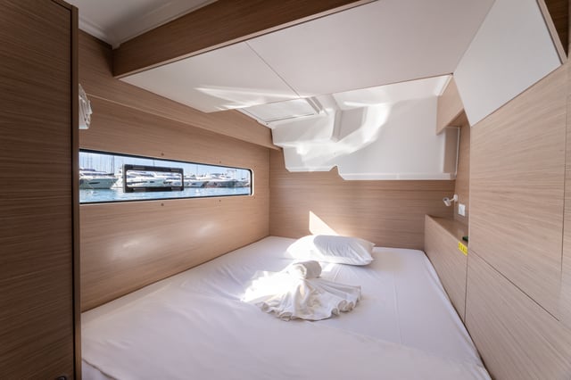 FURIA - Katamaran içinde Rogoznica