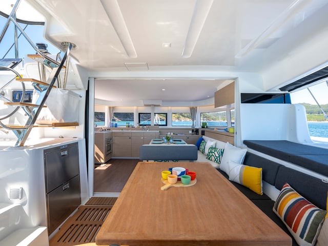 ALLO - Katamaran içinde Kontokali