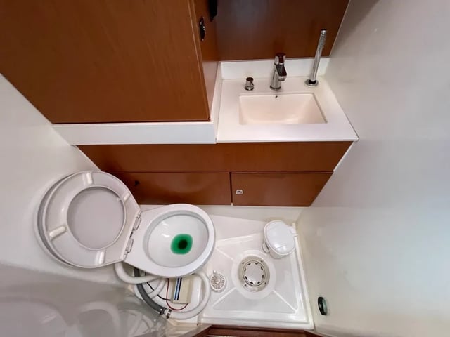 KATRIN - Sailboat in Alimos