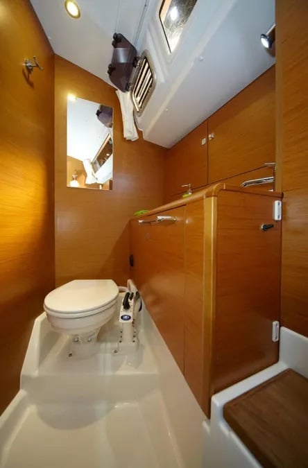 GENESIS - Sailboat in Alimos