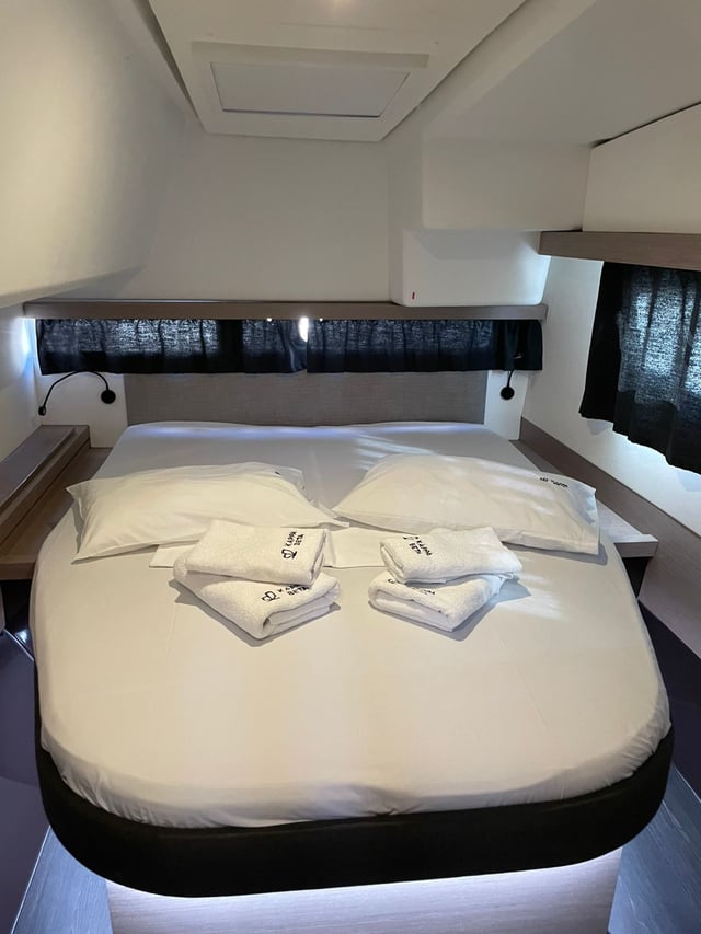 Kebitree - Katamaran içinde Palairos