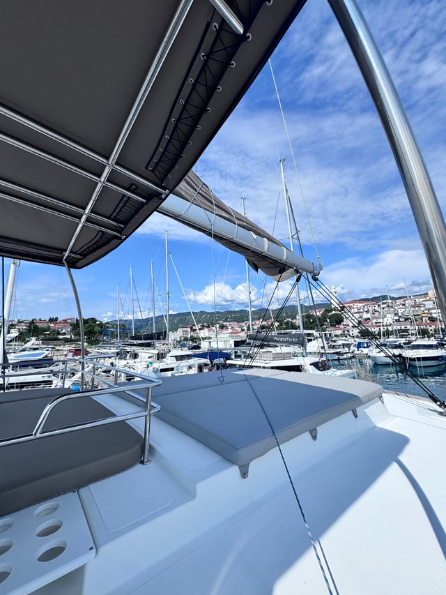 MY QUEEN - Katamaran içinde Novi Vinodolski