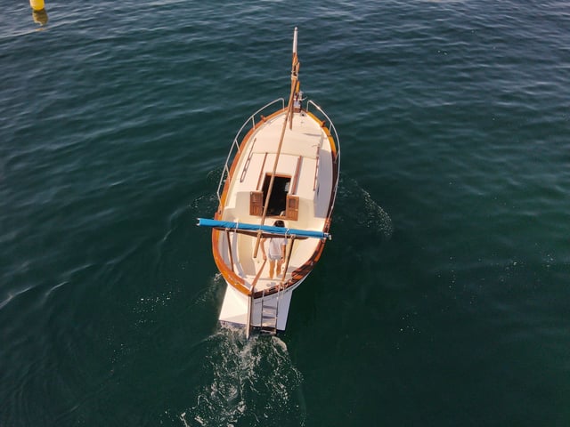 Talla Ferro - Motor Yat içinde Palamós