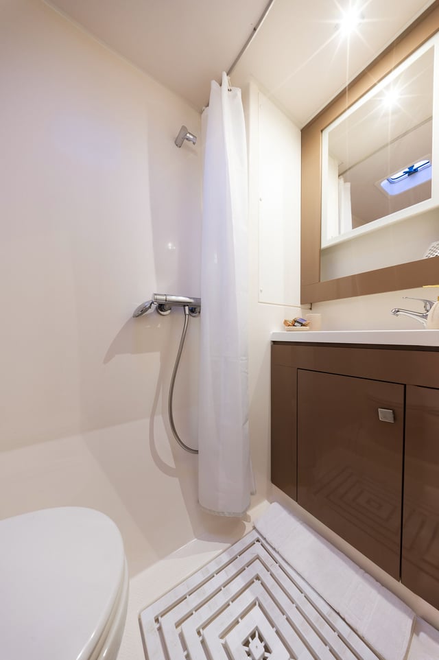 Royal Cracow - Katamaran içinde Trogir