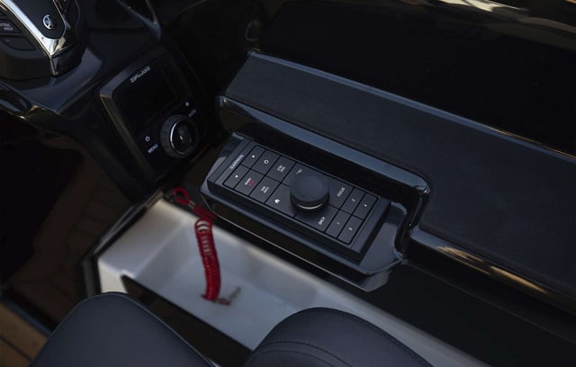 Alba - Motor Yat içinde Trogir