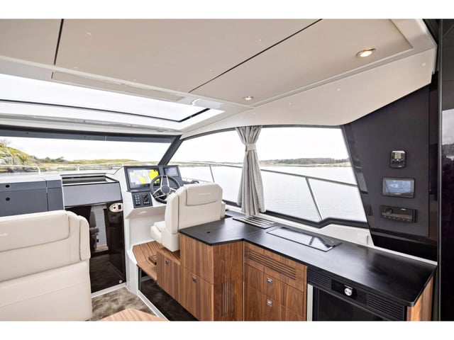 LAGANINI - Motor Yat içinde Trogir