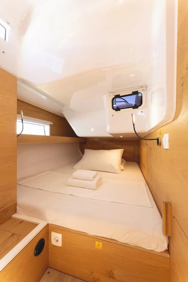 SUPREME - Yelkenli içinde Zadar