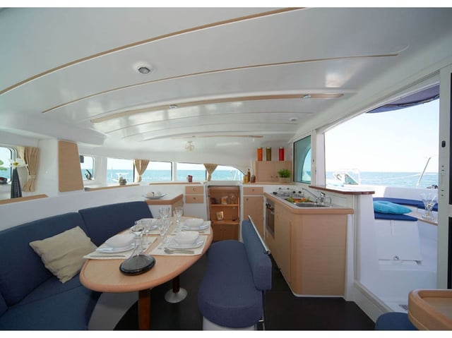 Kiss - Katamaran içinde Nettuno