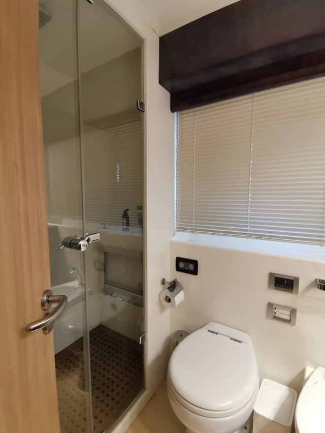 Guarfiro - Motor Yat içinde Salerno