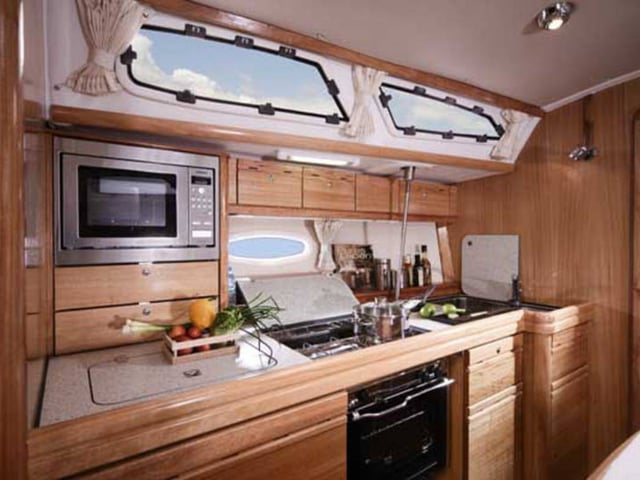 Bavaria 40 Cruiser - Sailboat in Lemmer