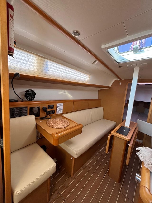 Sun Odyssey 33i - Yelkenli içinde Kontokali