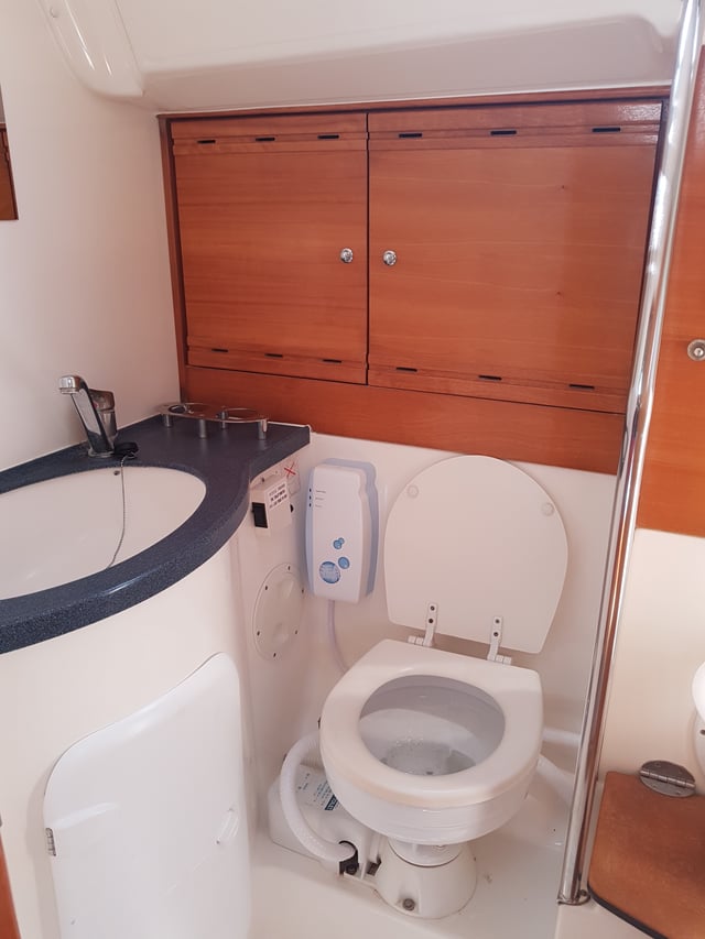 Bavaria 40 Cruiser - Yelkenli içinde Kontokali