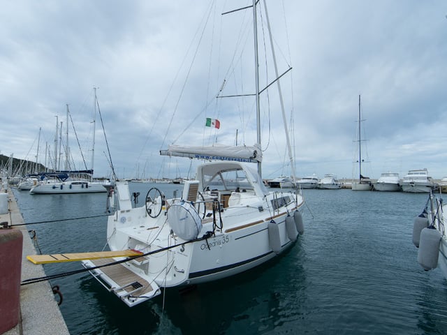 Oceanis 35.1 - Sailboat in Punta Ala