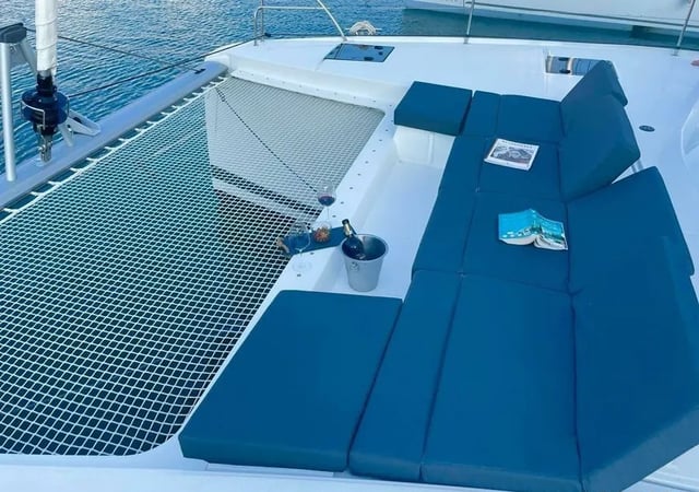 Flavia Augusta - Katamaran içinde Punat