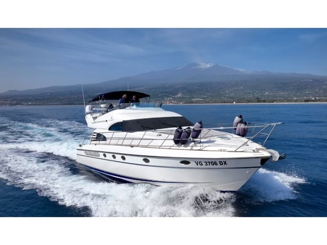 Premium - Motor Yacht in Riposto