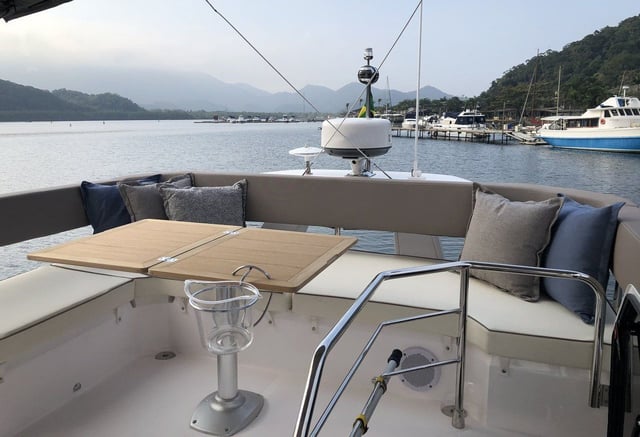 YES - Motor Yacht in Šibenik