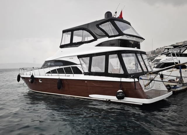 May - Motor Yacht in Bebek