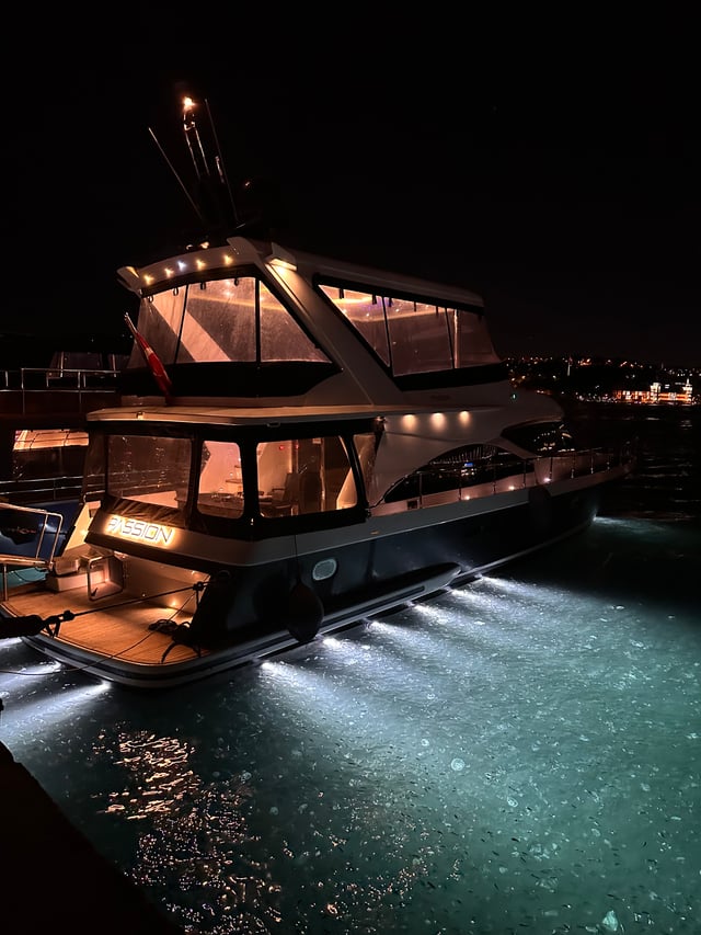 Passion - Motor Yacht in Arnavutköy