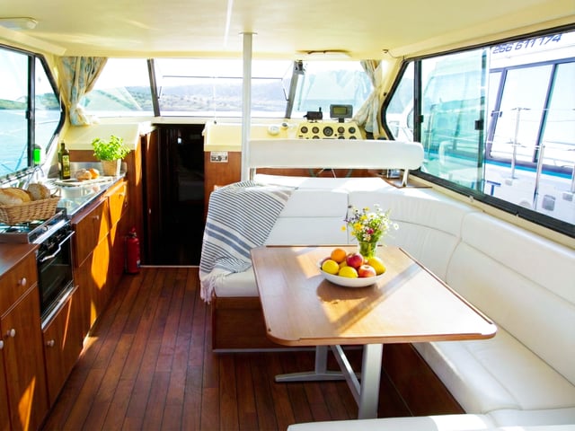 Cruiser Comfort 8/10 Pers. - Motor Yacht in Sablé-sur-Sarthe